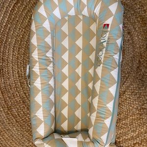 Dockatot Deluxe+ and Travel Bag